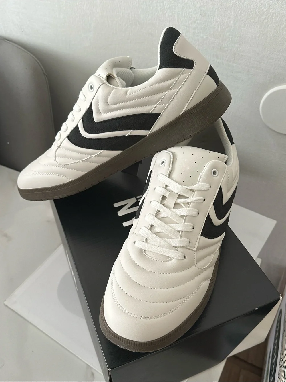 Madden NYC Men's Cream and Black Retro-Style Sneakers